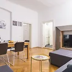 Belvedere Suite by ichbucheAT
