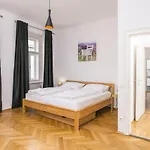 Belvedere Suite by ichbucheAT